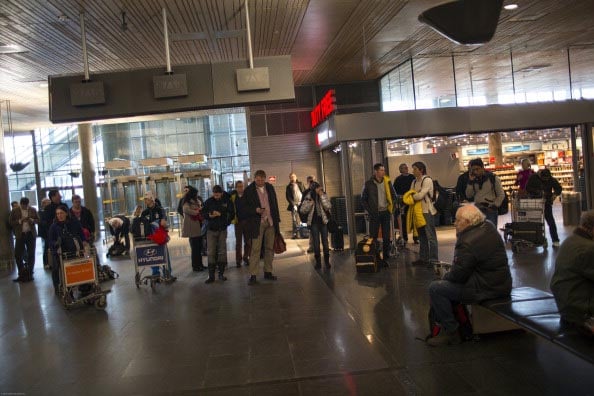 rolling luggage oslo airport